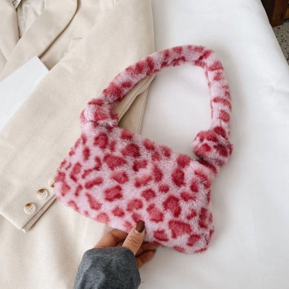 Pink Leopard Print Fluffy Bag🍒 - Picture 3 of 4